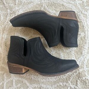 Roper Black Ankle Cutout Boots with Elastic Panels